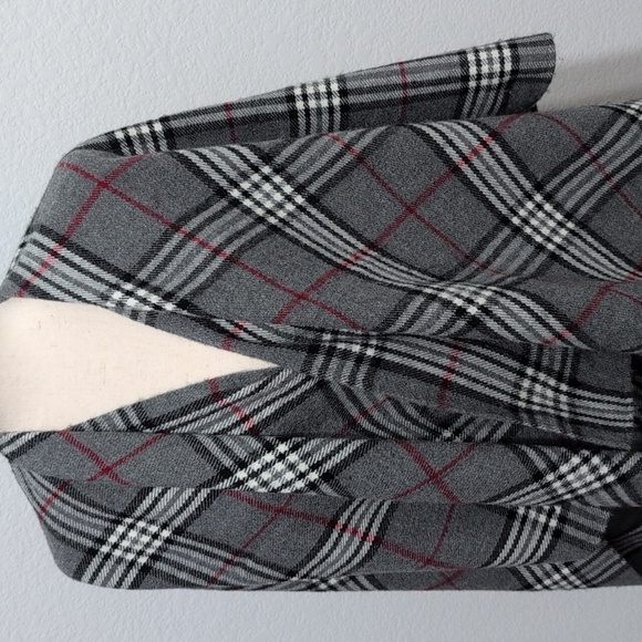 Plaid Wearable Blanket Shawl Wrap Gray White Red Oversize Scarf Poncho - Picture 2 of 6